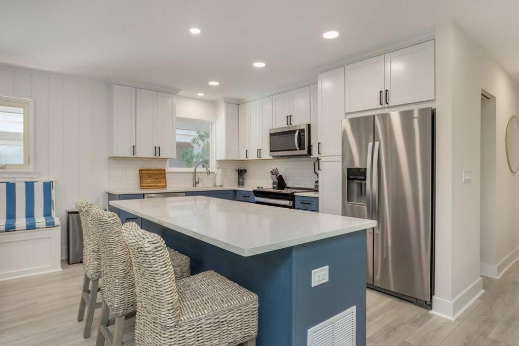 Luxury Beach House - 2Min Walk To Beach - Private Pool - Group & Dog Friendly Île de Hilton-Head Extérieur photo